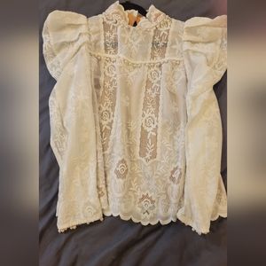ELLIATT Embroidered Puff Sleeve Blouse
